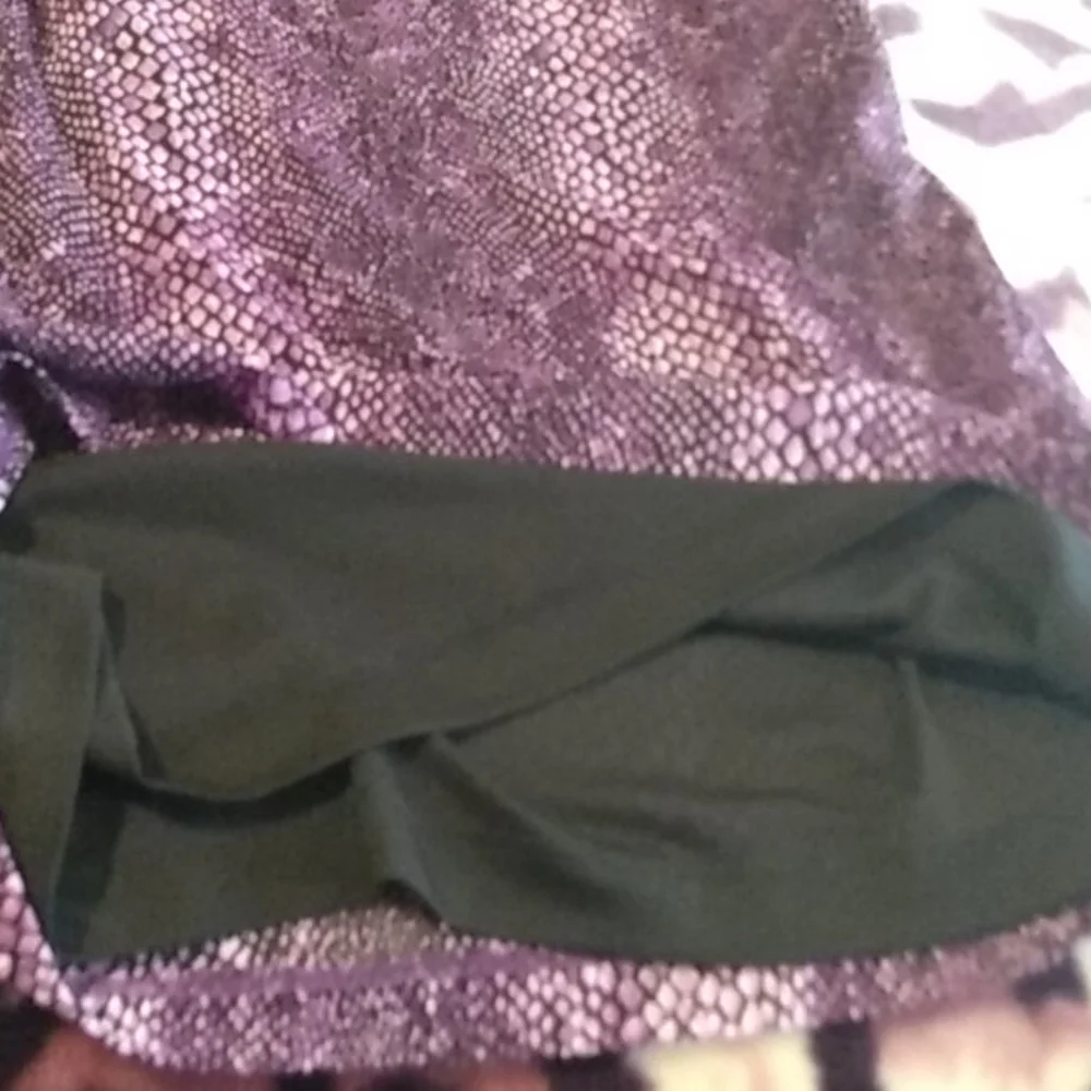*Dana Buchman Chiffon Blouse – Purple Snakeskin Print – Women‎ Small- Liner